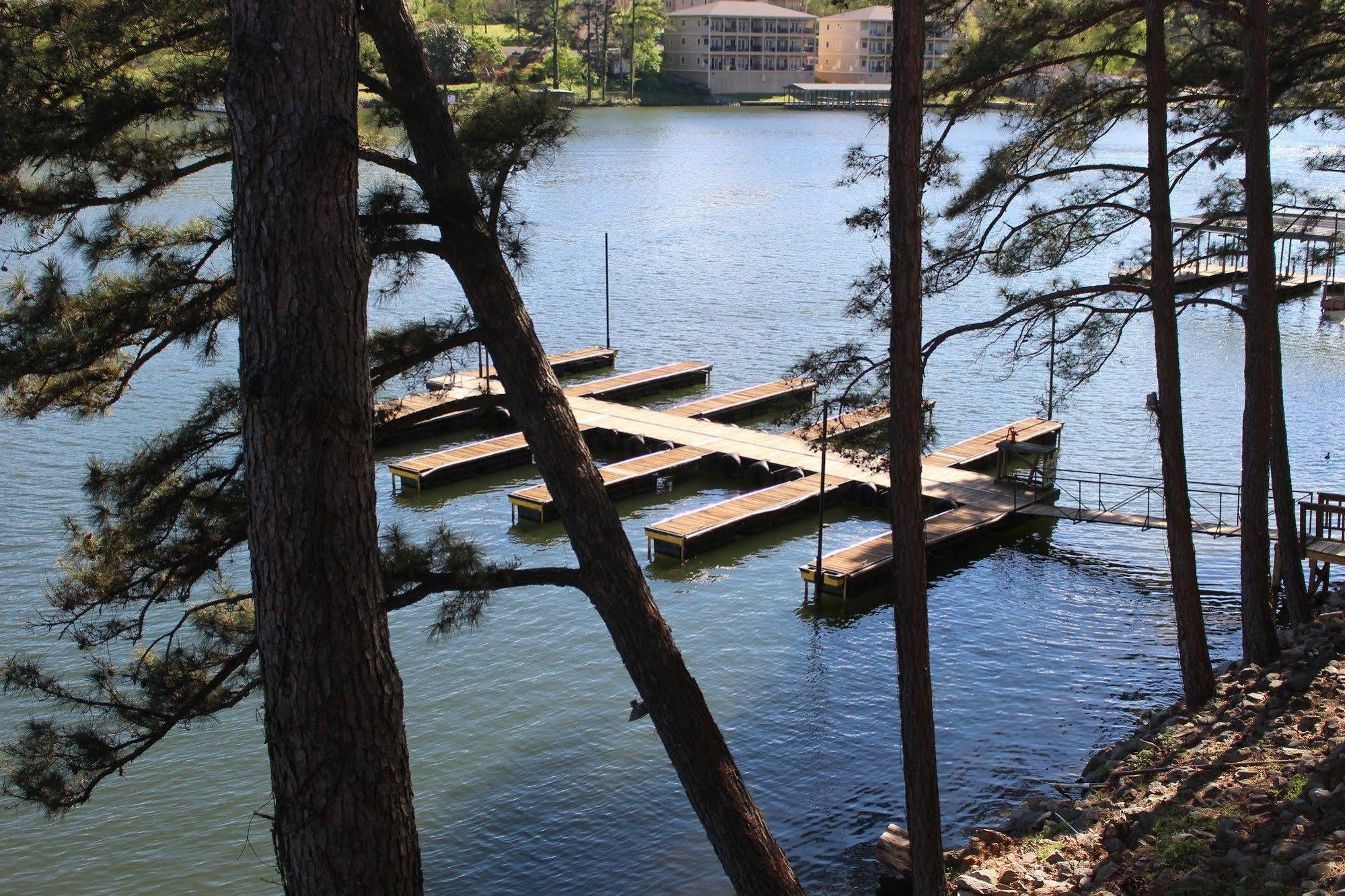 The Wharf Resort Lake Hamilton Экстерьер фото